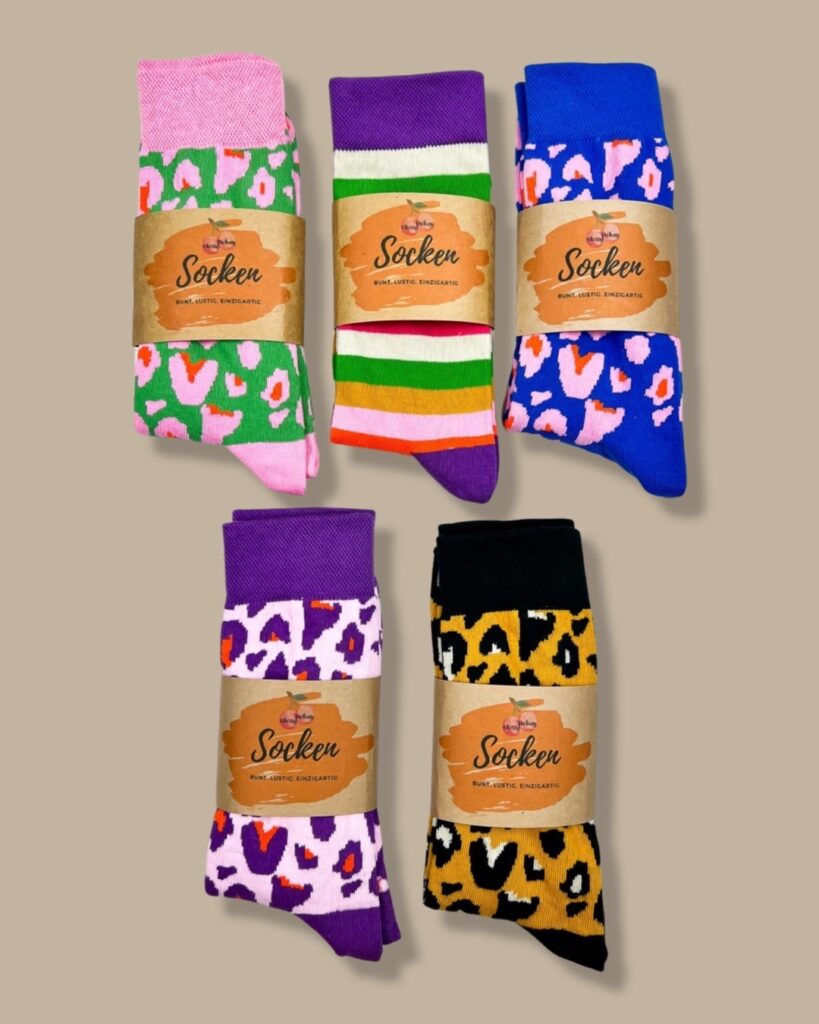 Socken | Leo Muster | Ringel | Regenbogen Strümpfe bunt