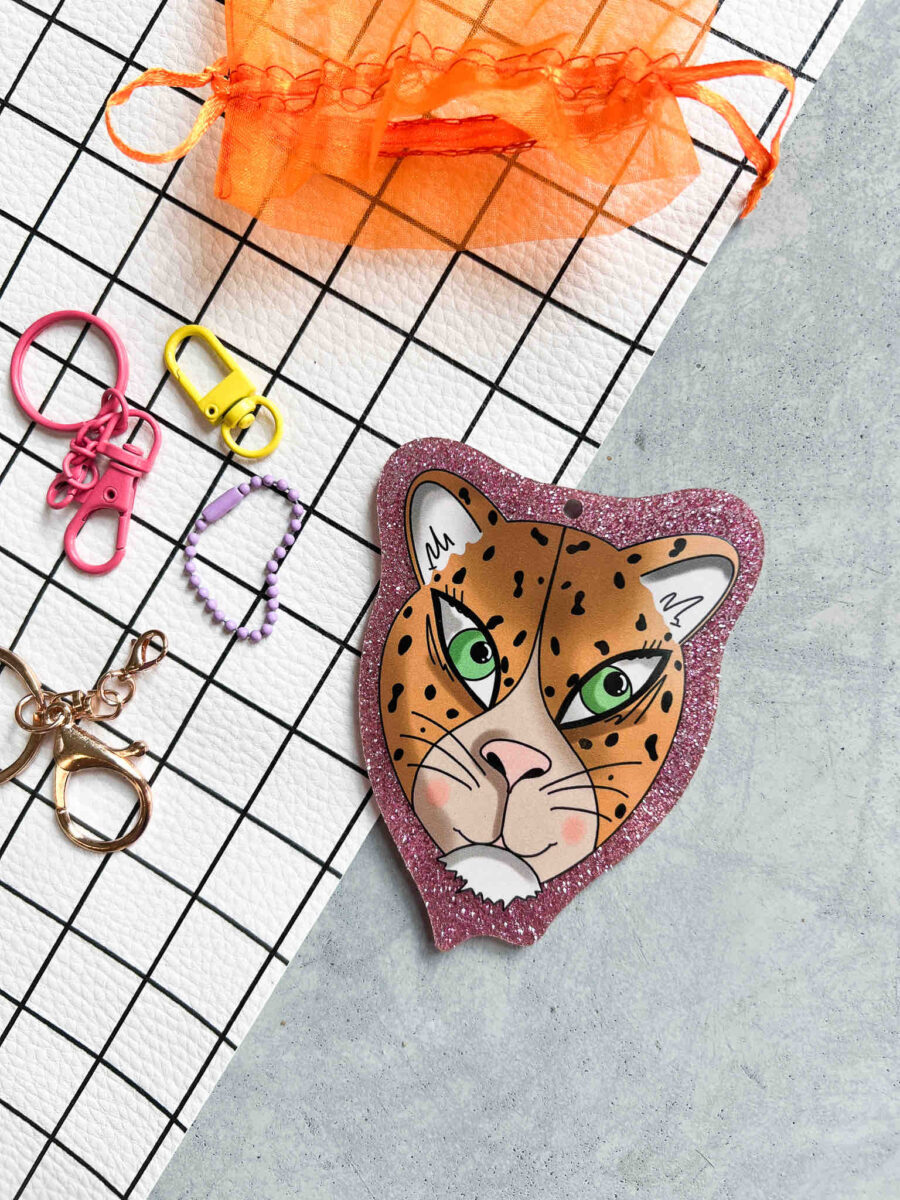 PRE ORDER | Funky Hang Ons BIG | Acryl Anhänger-Set | Emotional Support - Leo
