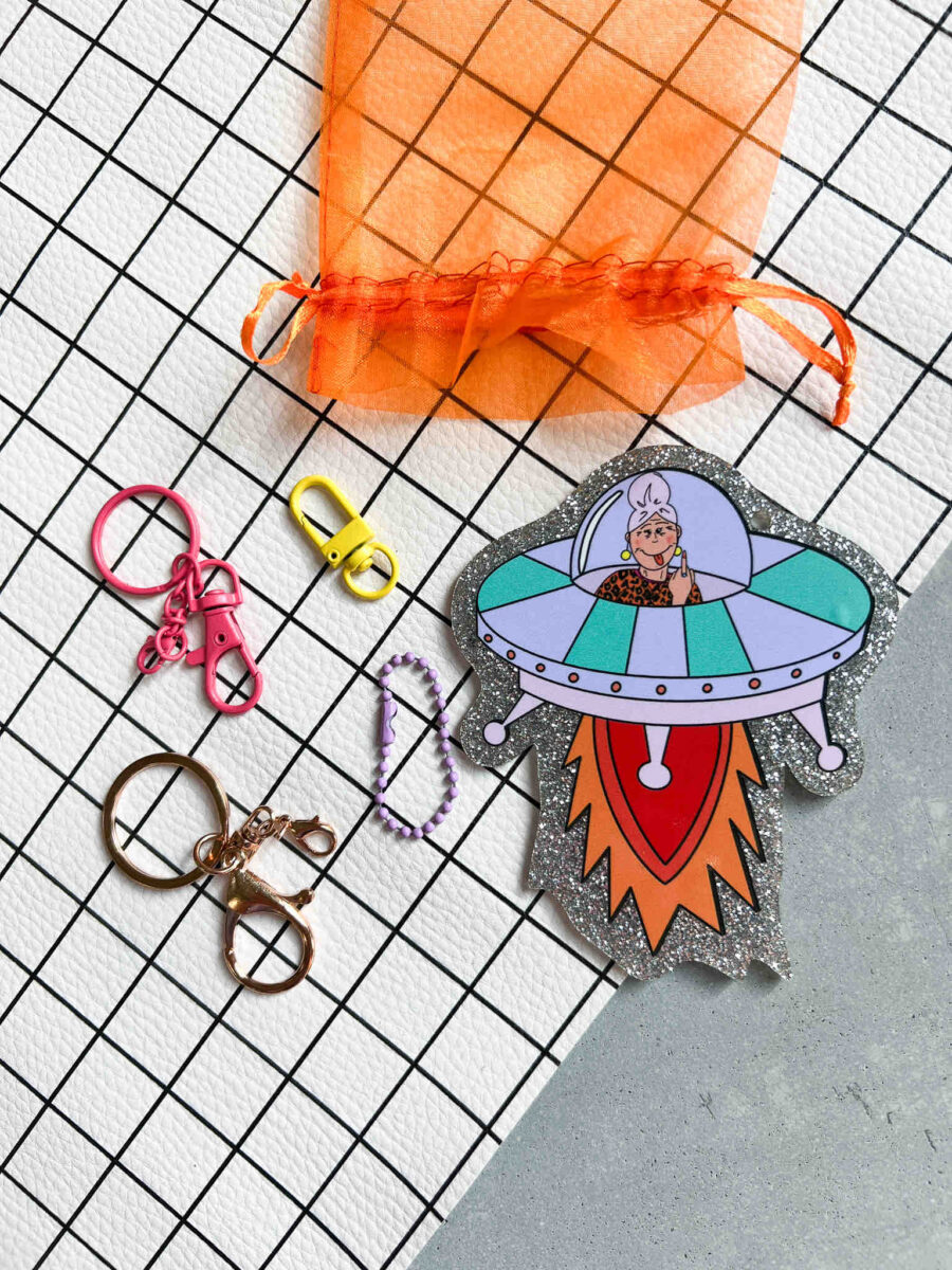 PRE ORDER | Funky Hang Ons BIG | Acryl Anhänger-Set | Emotional Support - Ufo