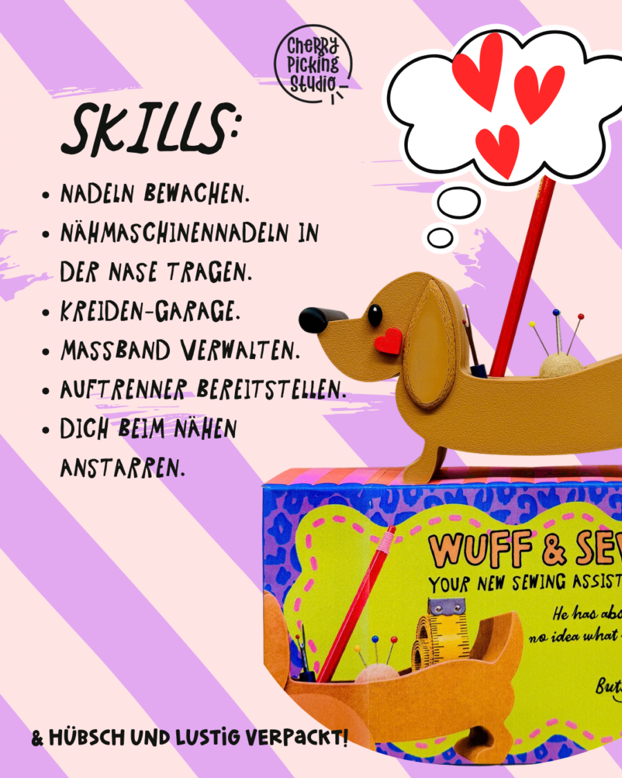 Dackel-Nadelkissen Wuff & Sew von Cherry Picking Studio mit lustiger Liste der Fähigkeiten und bunter Verpackung auf einem rosa gestreiften Hintergrund.
